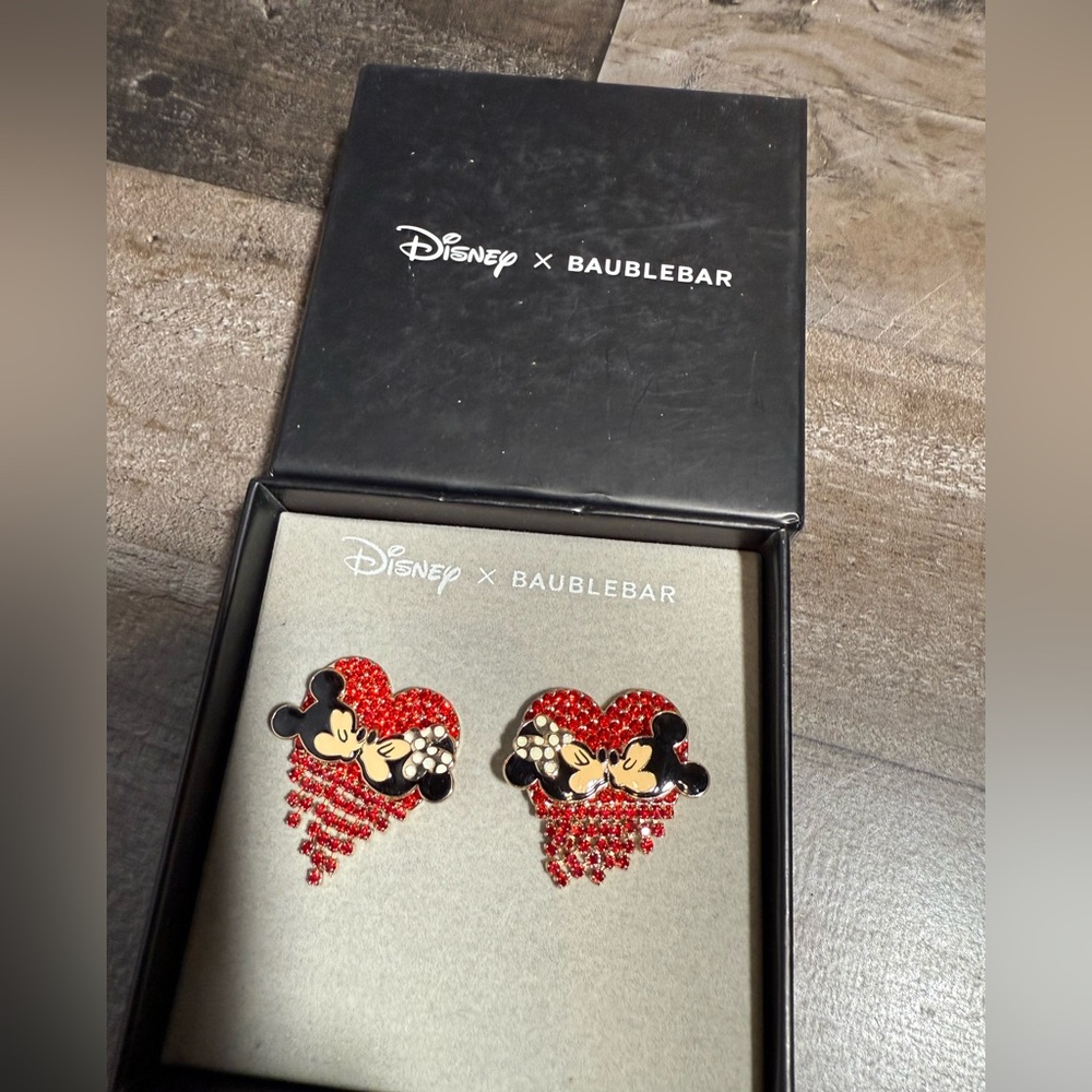 Disney x BaubleBar Minnie & Mickey‎ Heart Crystal Earrings Red NWT Boxed